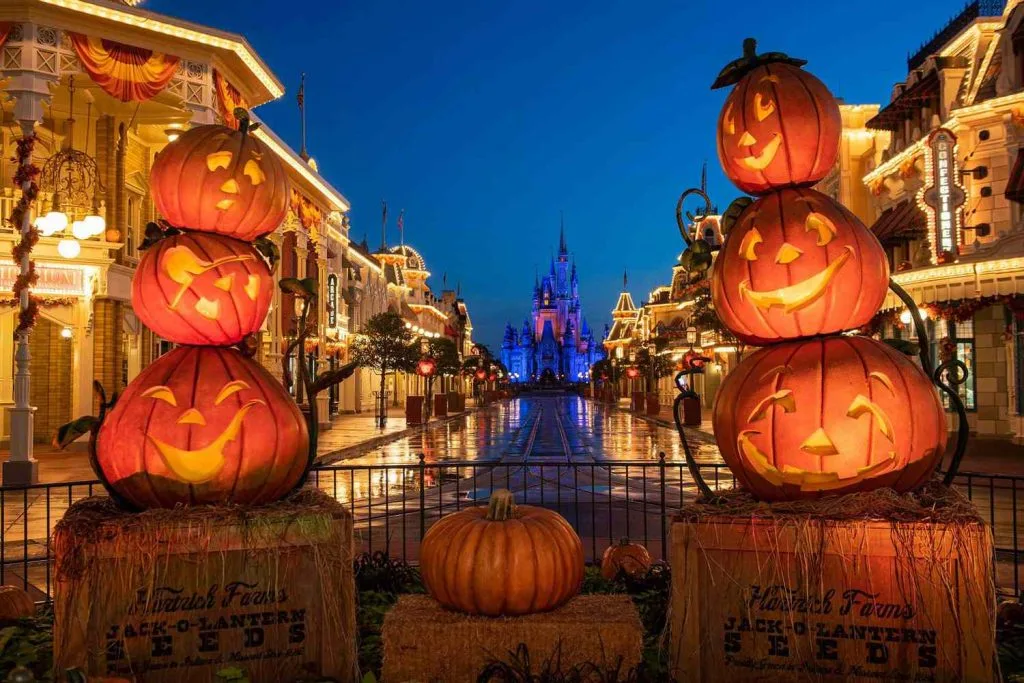 Walt Disney World - Magic Kingdom - Halloween Pumpkins